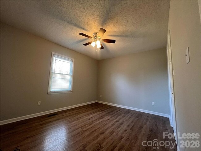 Building Photo - 1369 Little Rd