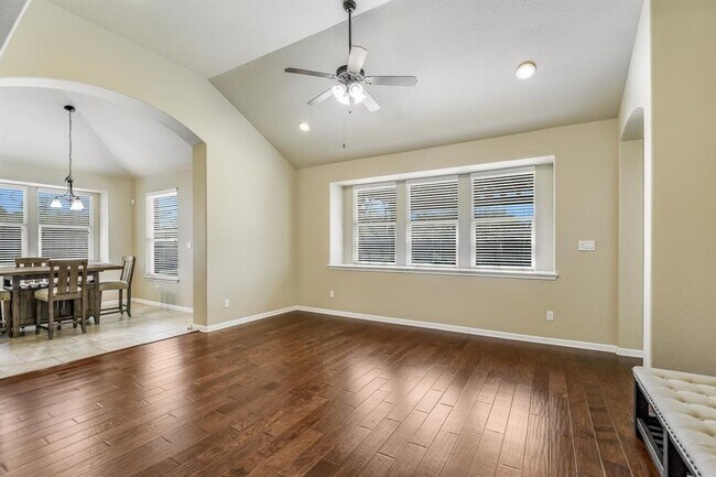 Building Photo - Leander - 4 bedroom, 3.5 bath home with a pool - Highlands at Crystal Falls