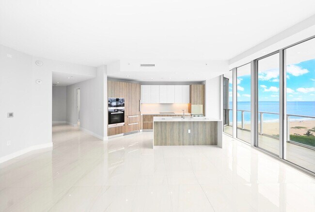 Building Photo - 3100 N Ocean Dr