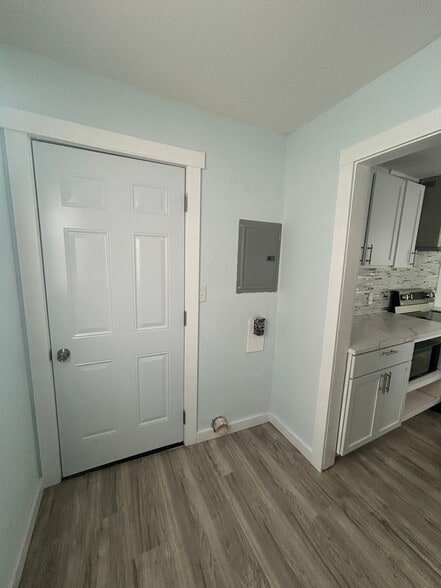 Building Photo - 2336 N Estelle Ave