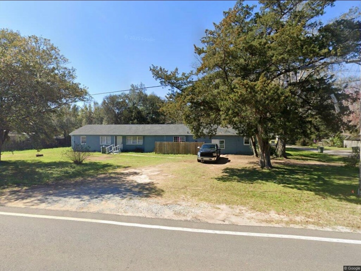 Building Photo - 8715 Fowler Ave