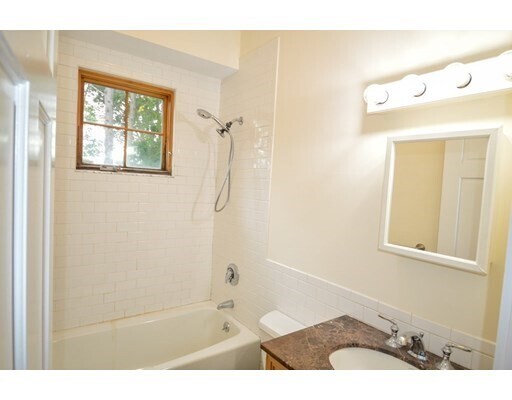 Building Photo - 44 Mapleton St