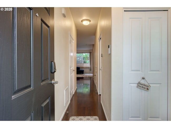 Building Photo - Amberglen Neighborhood 3 Bed 2.5 Bath Townhome w/ Garage, A/C, Washer & Dryer~ Convenient to ONPR...
