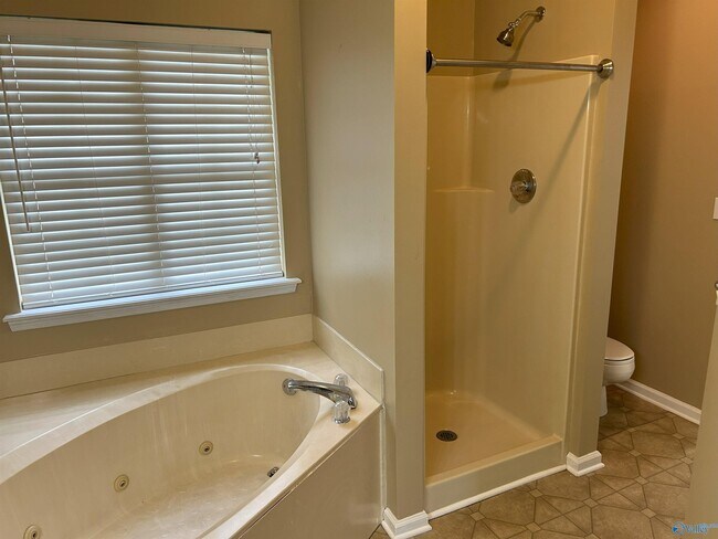 Building Photo - 118 Millstone Ln