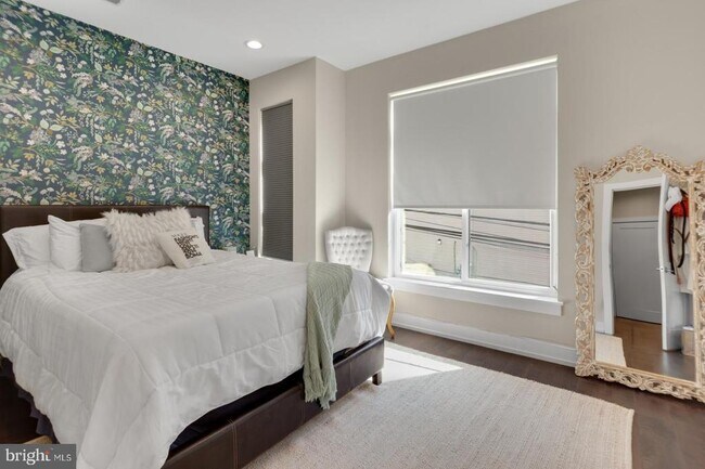 Building Photo - 2707 W Stiles St