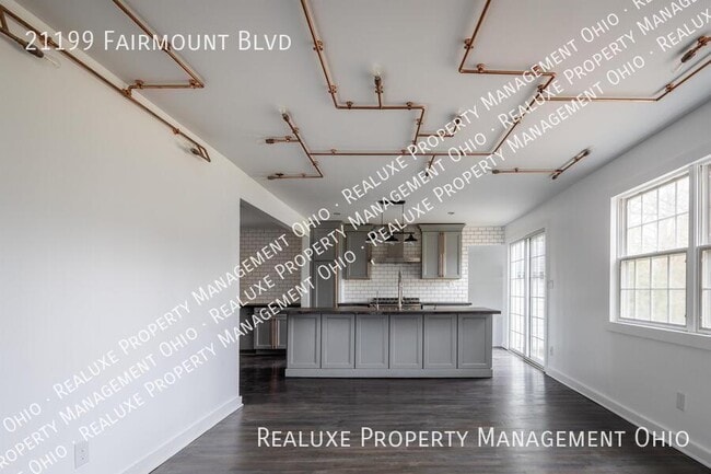 Building Photo - 21199 Fairmount Blvd