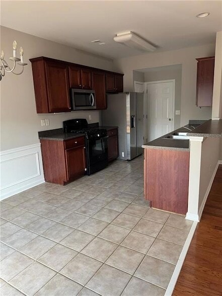 Building Photo - 160 Finchley Dr