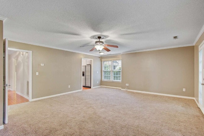 Building Photo - 978 Governors Rd