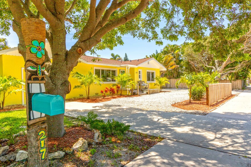 Primary Photo - 217 S Orlando Ave