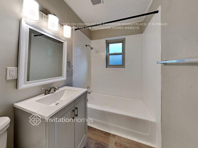 Building Photo - 3325 Hummingbird Ln