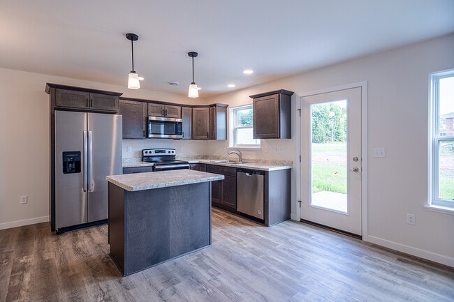 Building Photo - 3408 Green Pastures Ln