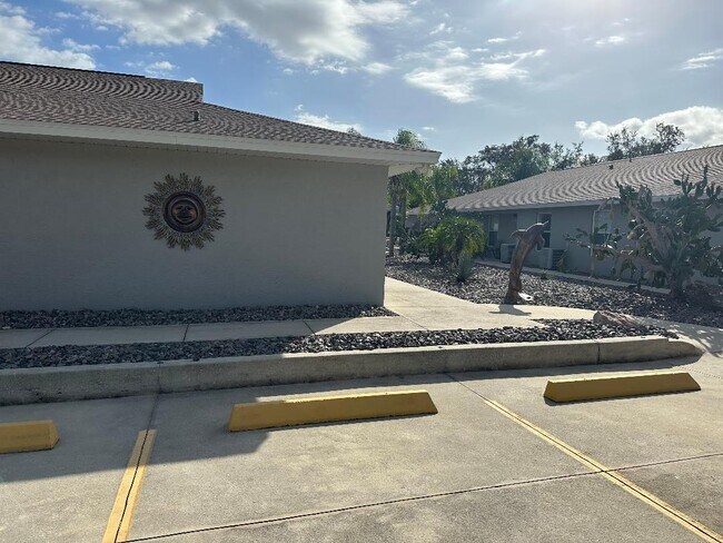 Building Photo - 1554 N Delaware Ave