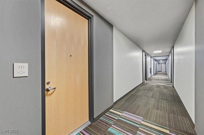 Building Photo - 353 E Bonneville Ave