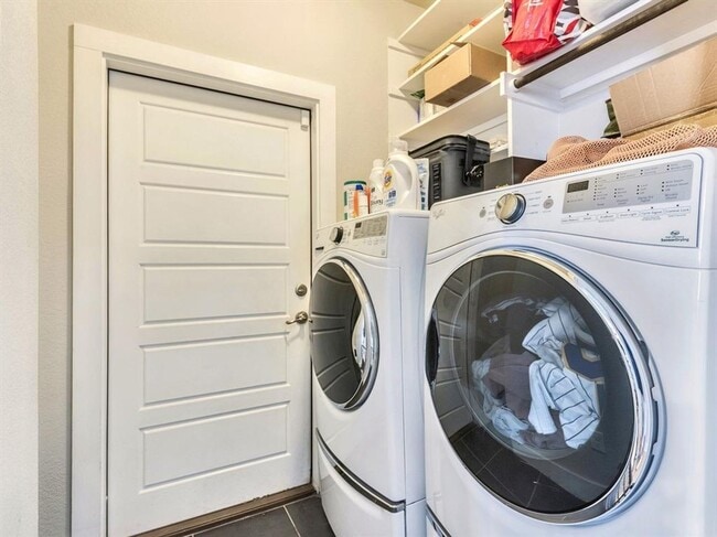 Building Photo - 7001 Brick Slope Path