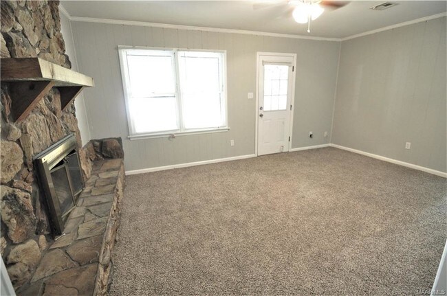 Building Photo - 334 Dee Dr