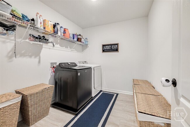 Building Photo - 114 Sams Dr