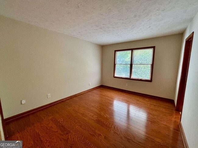 Building Photo - 666 Stratford Green Way