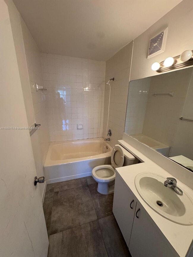 Building Photo - 12124 St.Andrews Pl