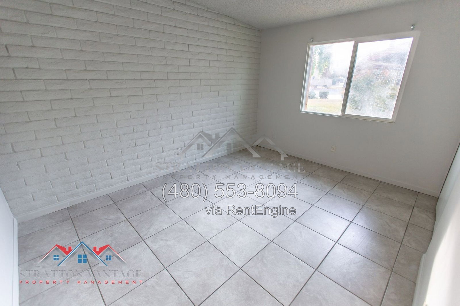 Building Photo - 1168 E Alameda Dr