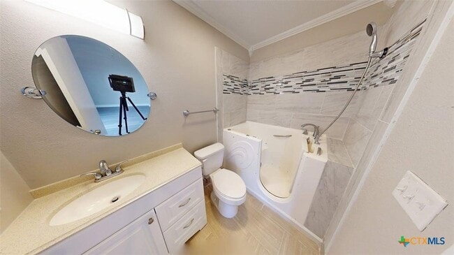 Building Photo - 2018 Shoemaker Dr