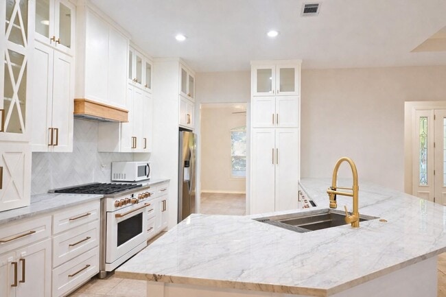 Building Photo - 87 Firestone Pl