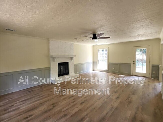 Building Photo - 1920 Shoreline Trace SW