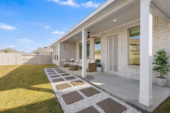 Building Photo - 2331 Peach Oak Xing