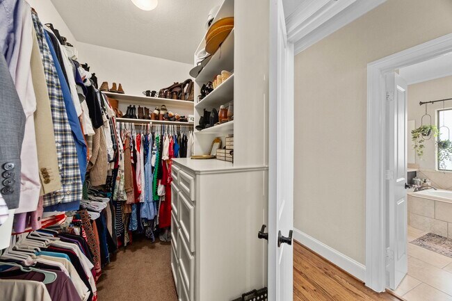 Building Photo - 5907 Kiam St