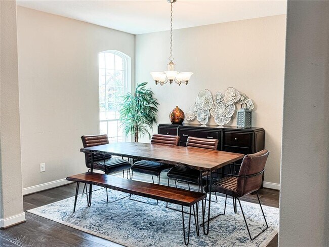 Building Photo - 4054 Northern Spruce Dr