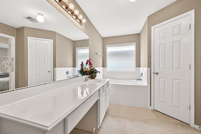 Building Photo - 14744 Branchwest Dr