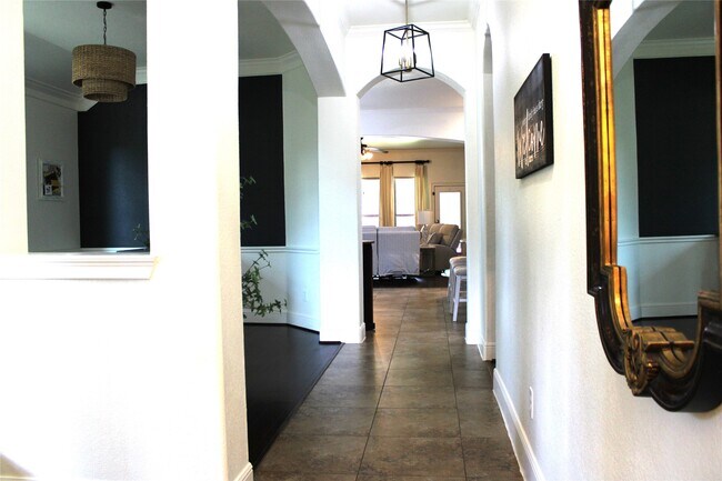 Building Photo - 130 E Lasting Spring Cir