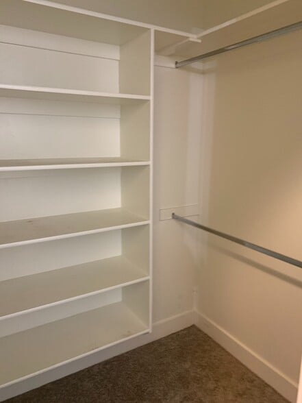 Building Photo - 19 W 800 N