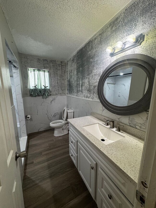 Building Photo - Charming Ocala Retreat in Peaceful 55+ Community – Move-In Ready!