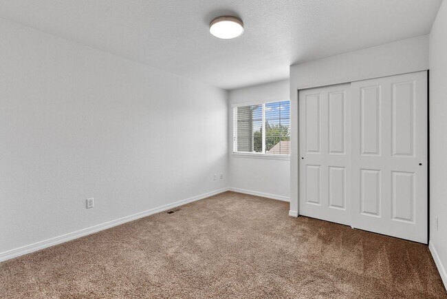 Building Photo - 5550 Corbett Dr