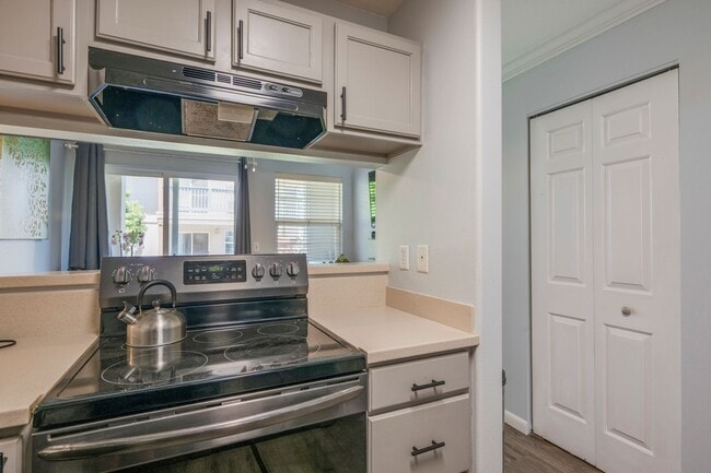 Building Photo - Villas at Kenolio Furnished Two Bedroom Tw...