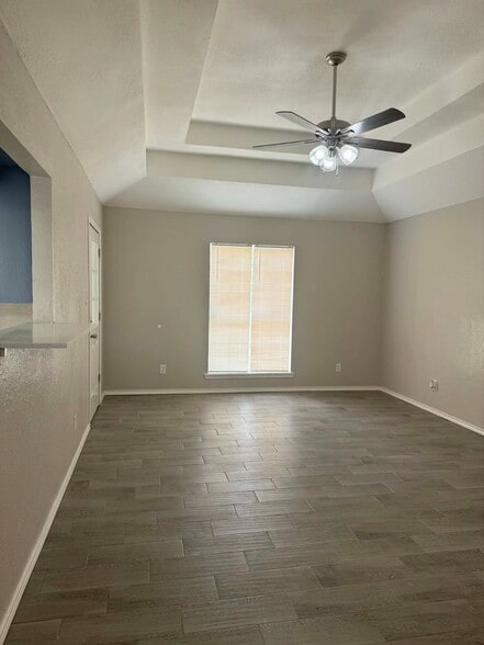 Building Photo - 124 Maerose Ave