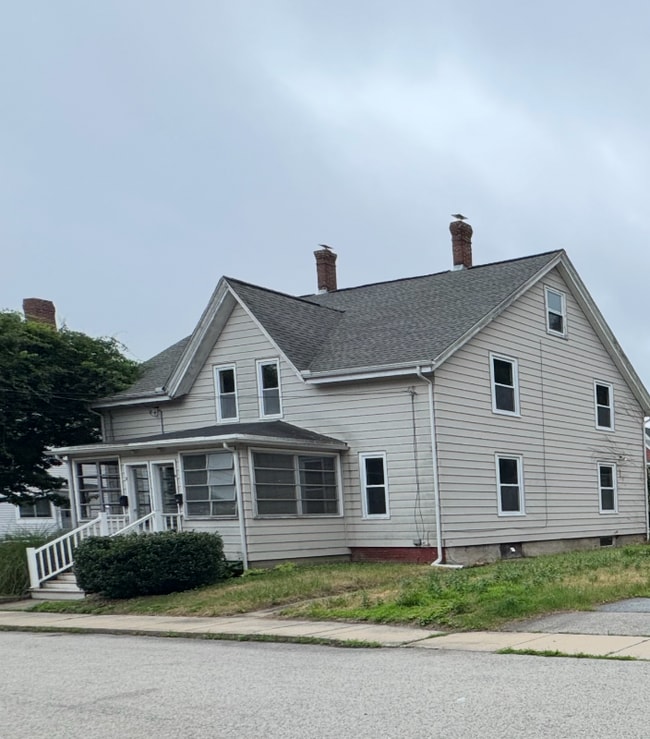 Building Photo - 2 Elmwood St