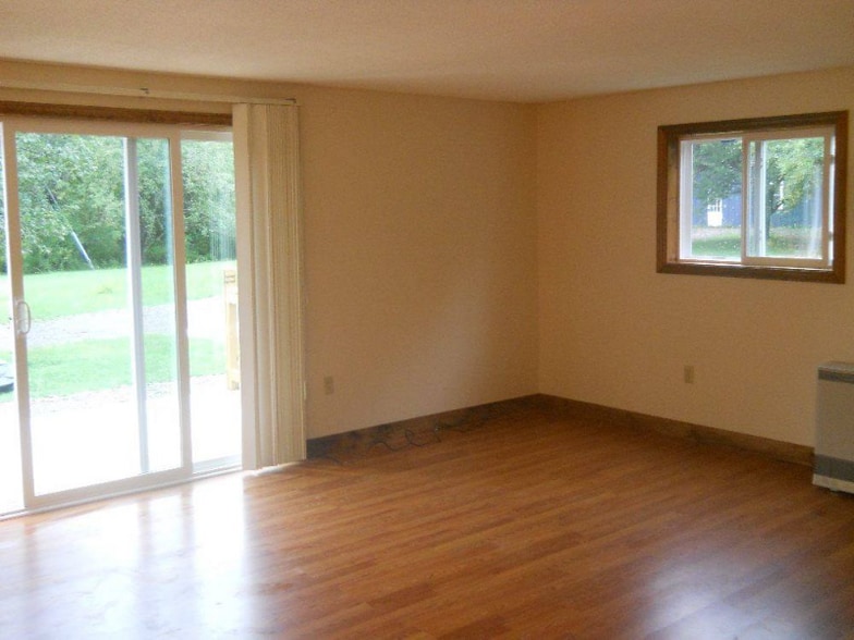 Building Photo - 32 Overlock Rd