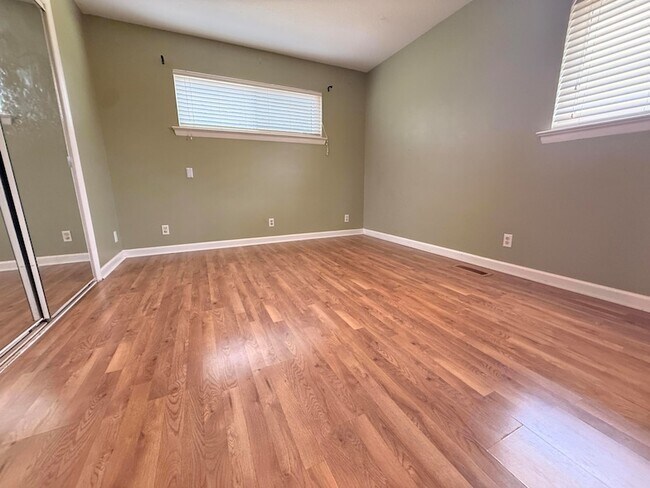 Building Photo - 1012 Elaine Trail