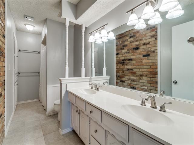 Building Photo - 207 Hemlock Dr