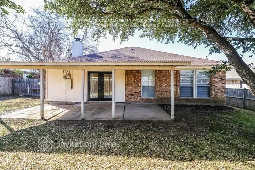 Building Photo - 313 Sunnyview Dr