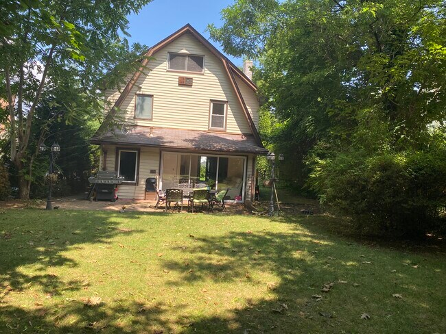 Building Photo - 58 Hicks Ln