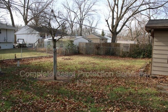 Building Photo - 306 Chestnut St