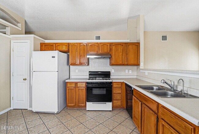 Building Photo - 2369 Joshua Louis Dr