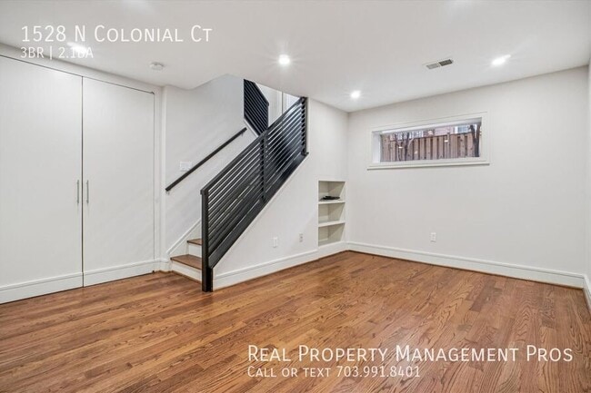 Building Photo - 1528 N Colonial Ct