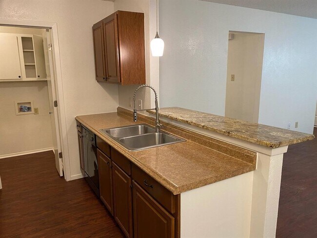 Building Photo - 7307 Cooper Ln