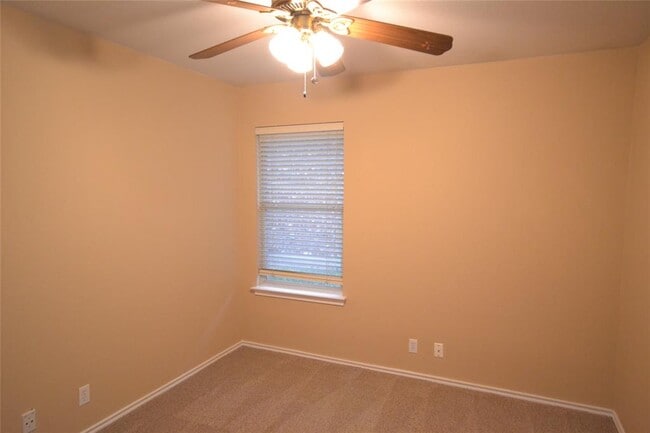 Building Photo - 2106 Hawksbury Way