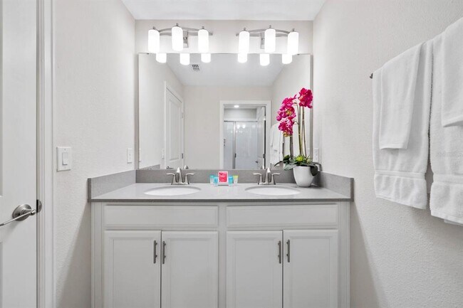 Building Photo - 900 Pebble Beach Dr