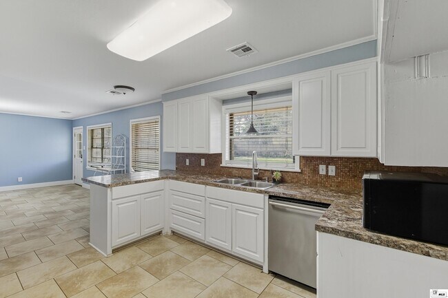 Building Photo - 2013 Frances Pl