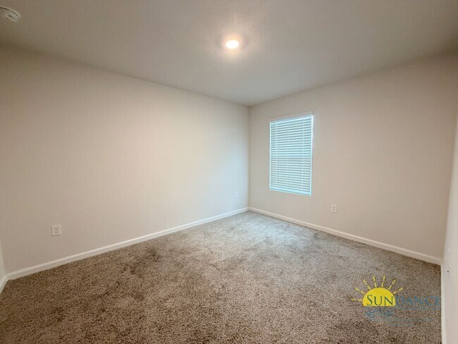 Building Photo - Spacious 5-Bedroom Home in Plantation Woods, East Milton!